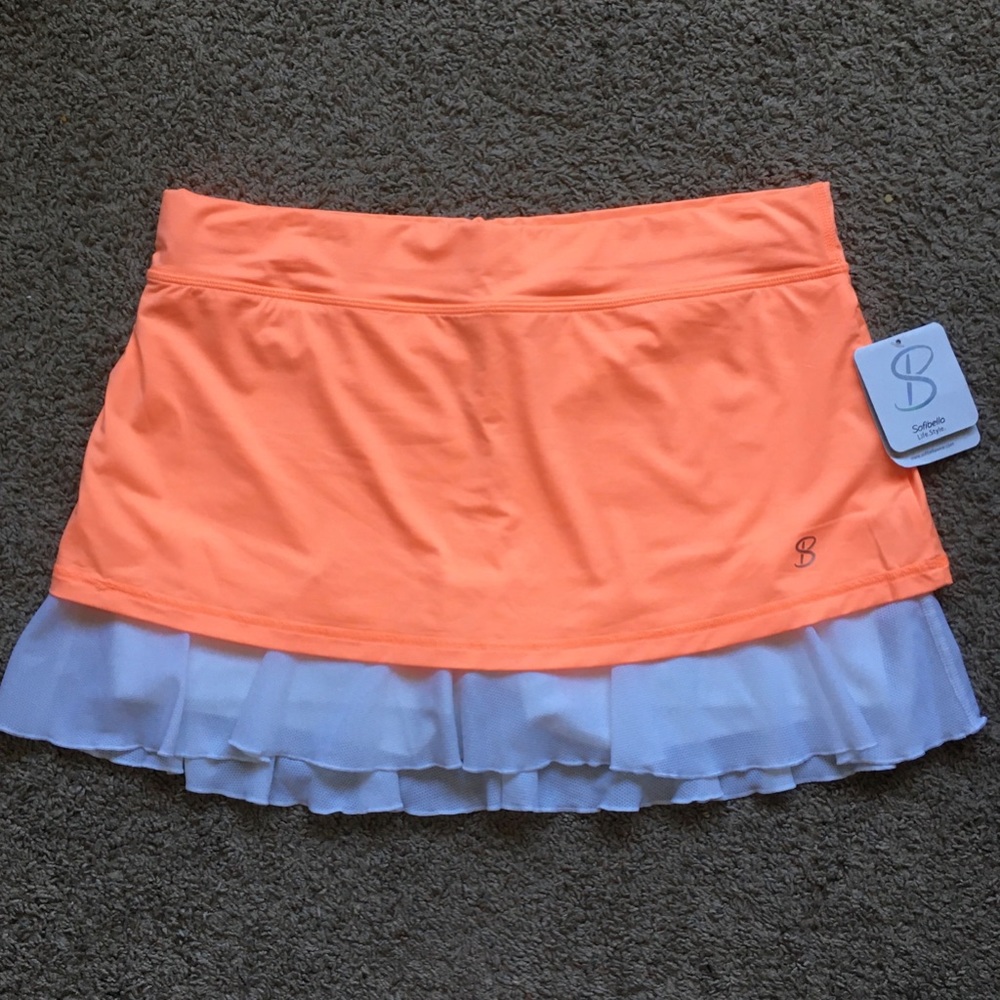 NWT Sofibella 14” Peach and White Ruffled Tennis Skort